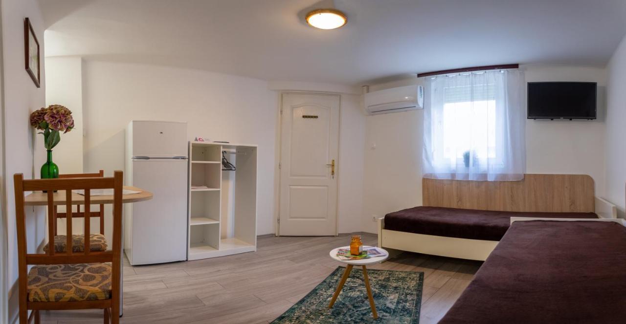 Silentium Garden Apartman Шарвар Екстер'єр фото