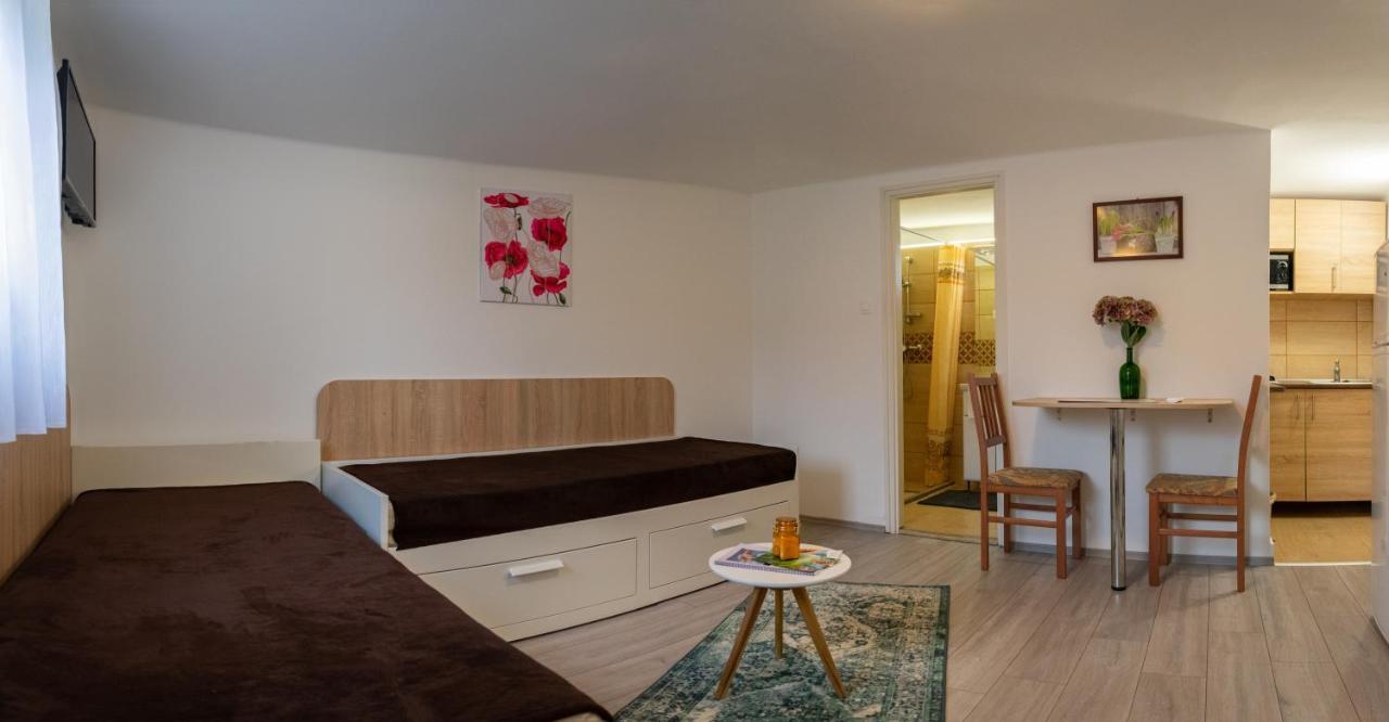 Silentium Garden Apartman Шарвар Екстер'єр фото