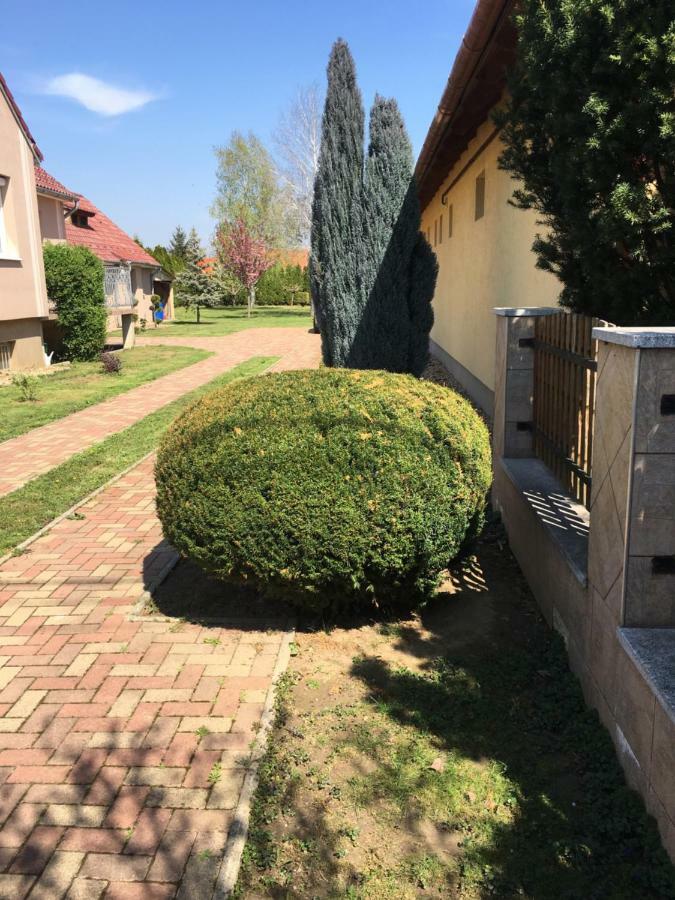 Silentium Garden Apartman Шарвар Екстер'єр фото