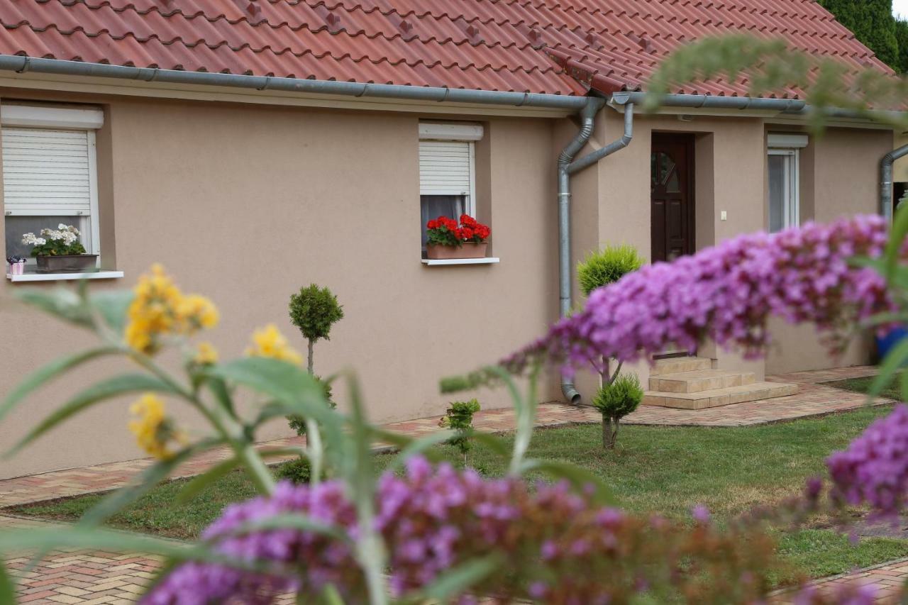 Silentium Garden Apartman Шарвар Екстер'єр фото